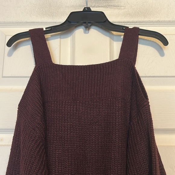 NY&C Cold Shoulder Sweater Size Small NWT - Picture 2 of 6